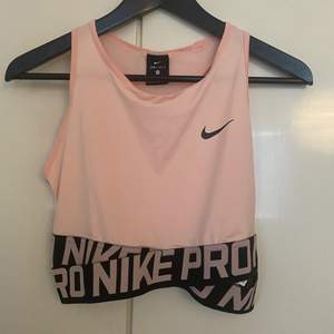 Rosa Nike topp som aldrig kommit till användning, superskön nu till sommaren!🥰