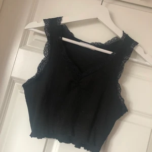 topp - söt topp, som jag inte använder längre Eftersom den är för liten. Kan bytas