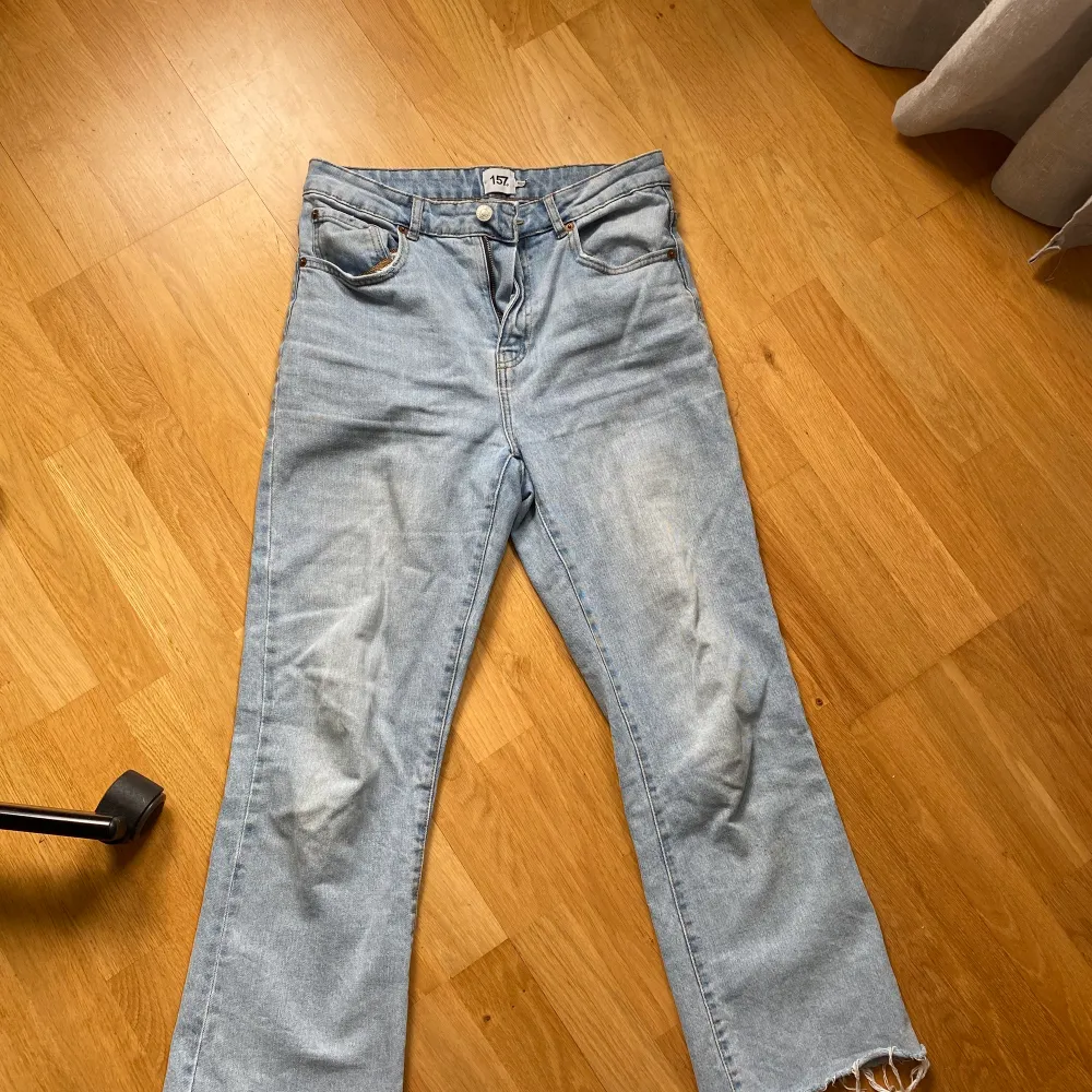 1: raka jeans hm strl 36, 2: raka jeans Gina strl s, 3: korta bootcut lager 157 strl m. Jeans & Byxor.