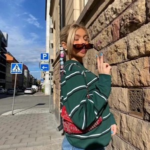 Tröja - Sweatshirt från H&M😍 Storlek S men skulle säga M då den är från hm man!