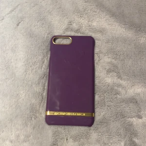 Skal till Iphone 7+/8+ - Ett skal passande till Iphone 7+ och 8+ från Richmond & Finch. 