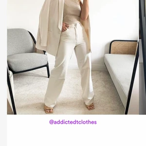 Beiga jeans  - Skriv för mer bilder och info