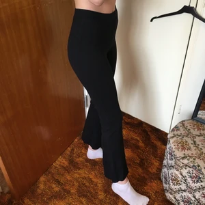 Bootcut tights - Bootcut tights för korta personer, jag är 160cm å de är för korta för mig.