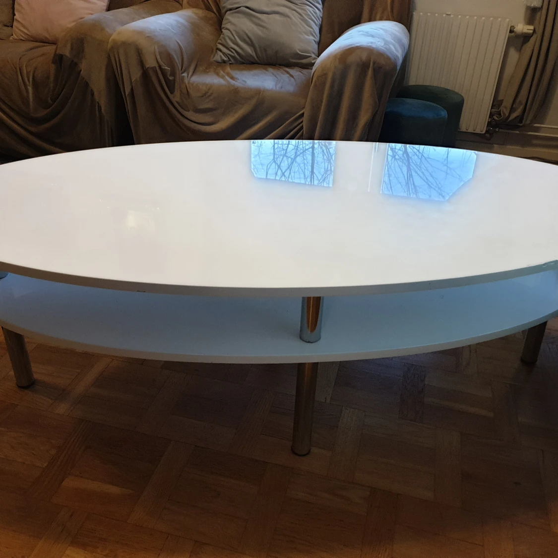 Säljer min soffbord nu pris 2495kr jag vill sälja nu pris 400kr  - 90