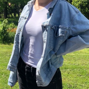 Jeansjacka - Jeansjacka i fint skick, passar S-M