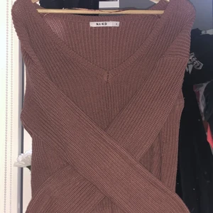 Stickad tröja - Denna har jag fått av min kompis storasyster. Vet inte hur gammal den är. Alltid med frakt och först till kvarn.💕