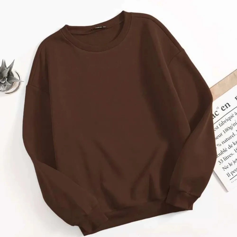 Brun sweatshirt med mjukt material inuti från shein, helt ny.. Tröjor & Koftor.