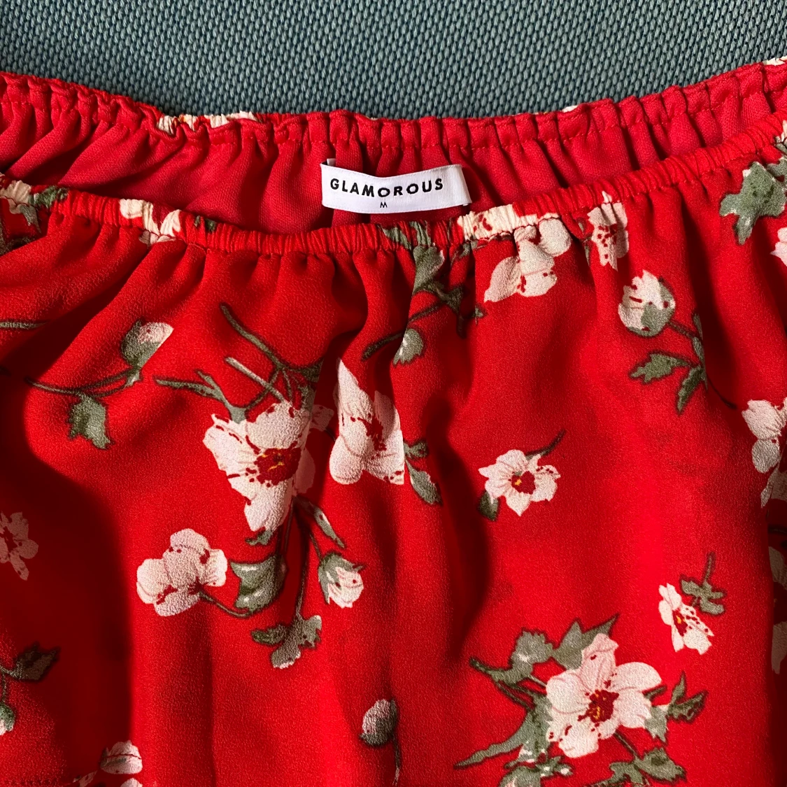 Röd blommig klänning M - 91