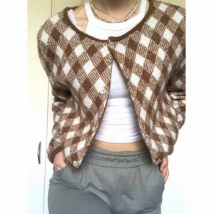 “Zara” rhombus shape thingy - Bought this in Zara less than a year ago, wore it only a couple times