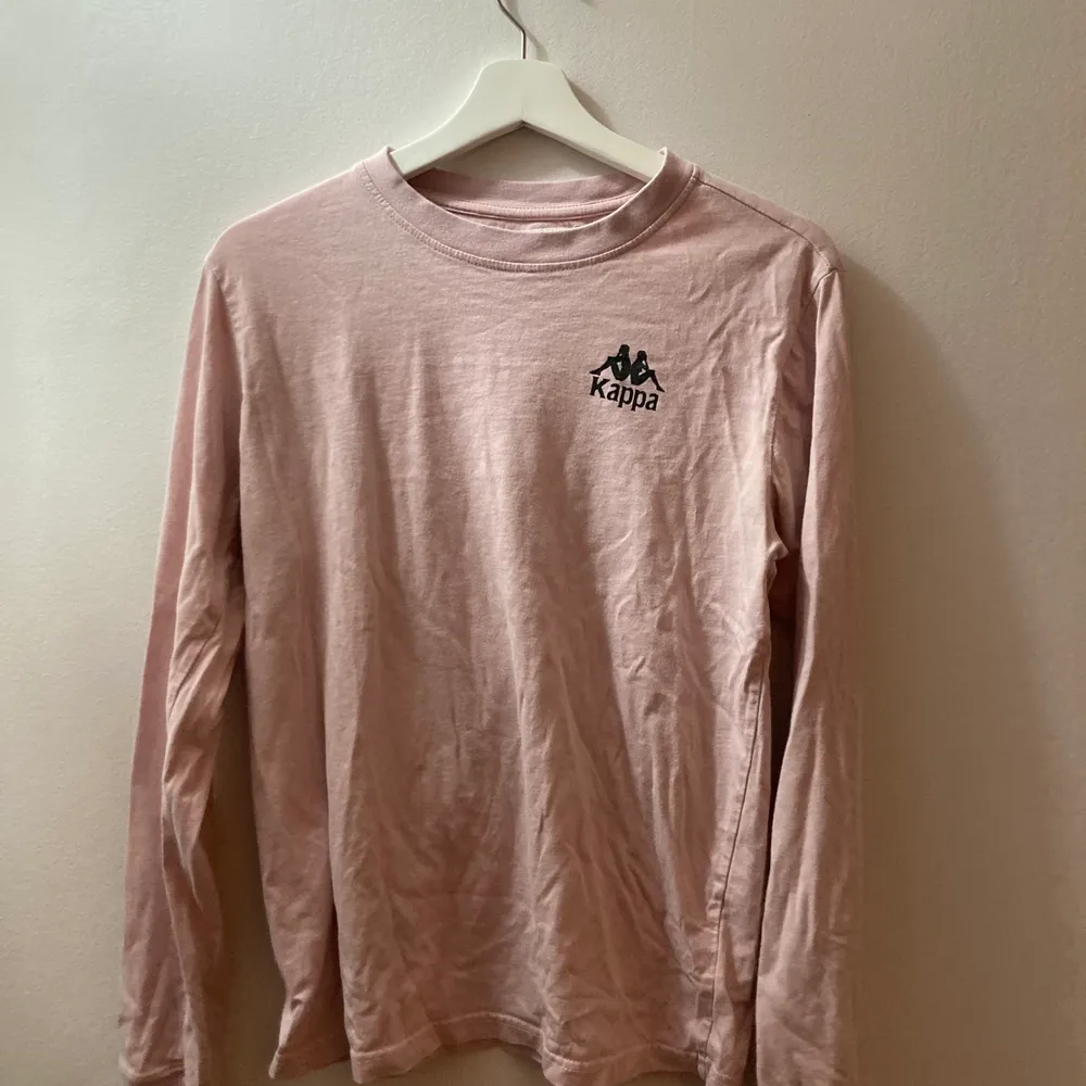 Rosa långärmad tröja ifrån kappa. Strl S. . Hoodies.