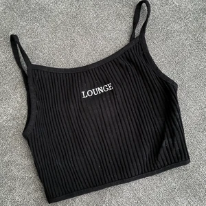 Topp från Lounge  - Helt oanvänd topp från lounge underwear i storlek M🖤 passar S också! 150+frakt
