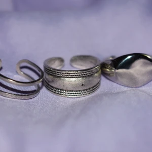 Silverringar - Silverringar 20kr/st. Skicka gärna ett meddelande om du har några frågor! 