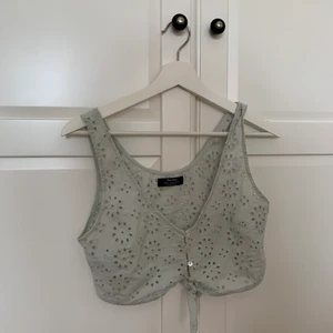 Blå crop top - Supersöt topp från bershka! I fint skick💞 hör av er vid frågor!