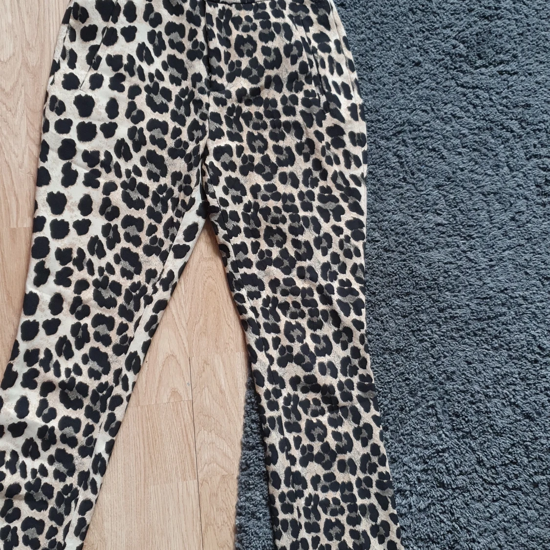 Leopardmönstrade byxor från Zara st xs  - 90