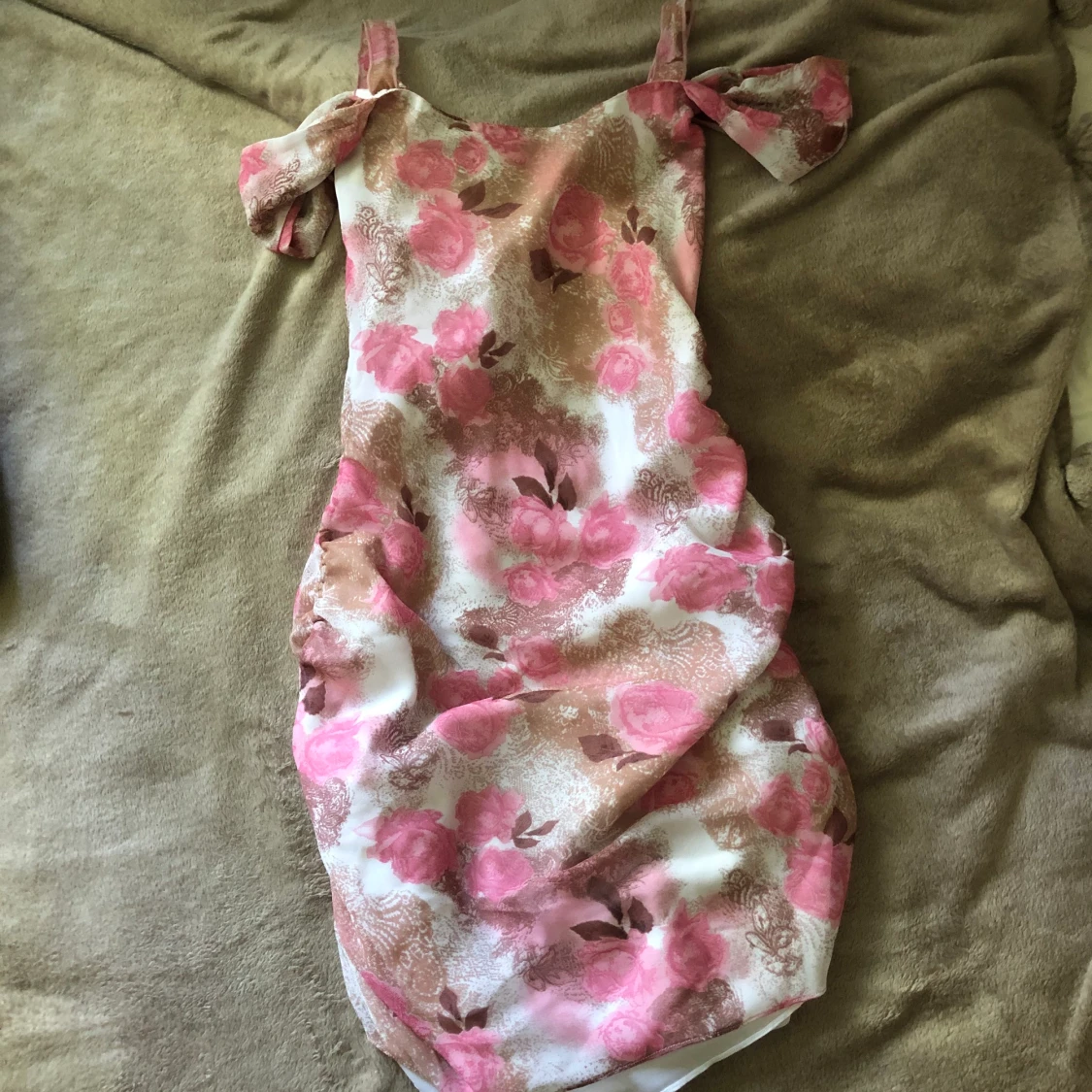 Blommig klänning - 90