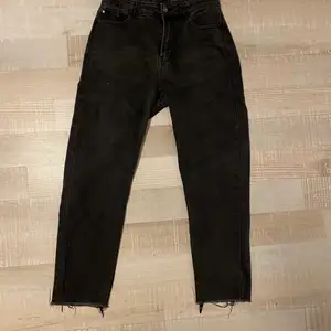 Denim black jeans i mycket bra skick, modell: EMILY high waisted straight 