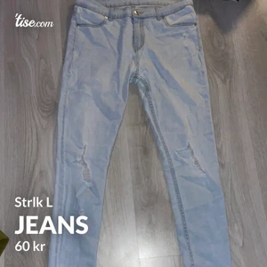 Jeans  - Jeans i storlek L men passar även M väldigt fina och har hål. Hör av er för fler bilder eller information. Kan även mötas upp i Göteborg ☺️