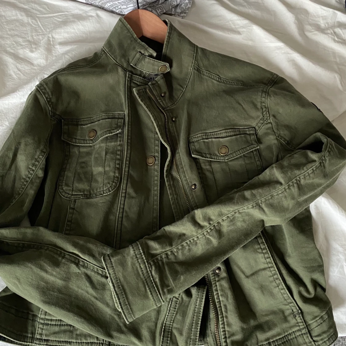 Militärgrön jacka  - 90