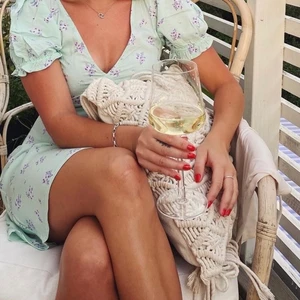 Klänning  - Klänning från H&M, storlek 34