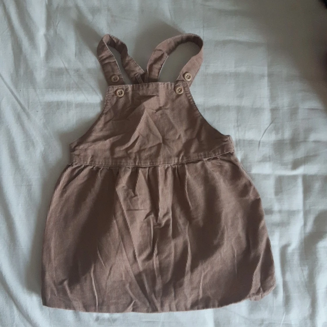 En hängselkjol ifrån H&M