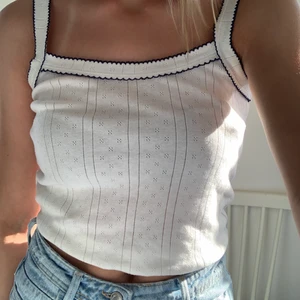 Topp - Jättefint somrigt linne, använt 1 gång!🤍🤍