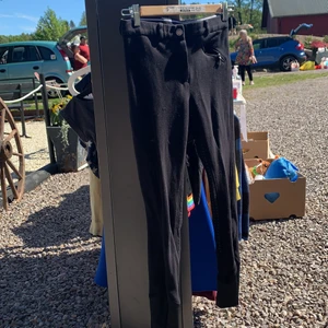 CRW - Ridbyxor från märket CRW stl 160, använda en gång .