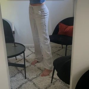 Linnebyxor Esprit  - Superfina linnebyxor från Esprit. Helt nya med lappar kvar,  Storlek 38. Köparen står för frakt 🤝 orginarie pris 699kr