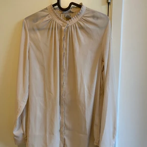 Skjortan  - Jättefint och bekväm skjortan 