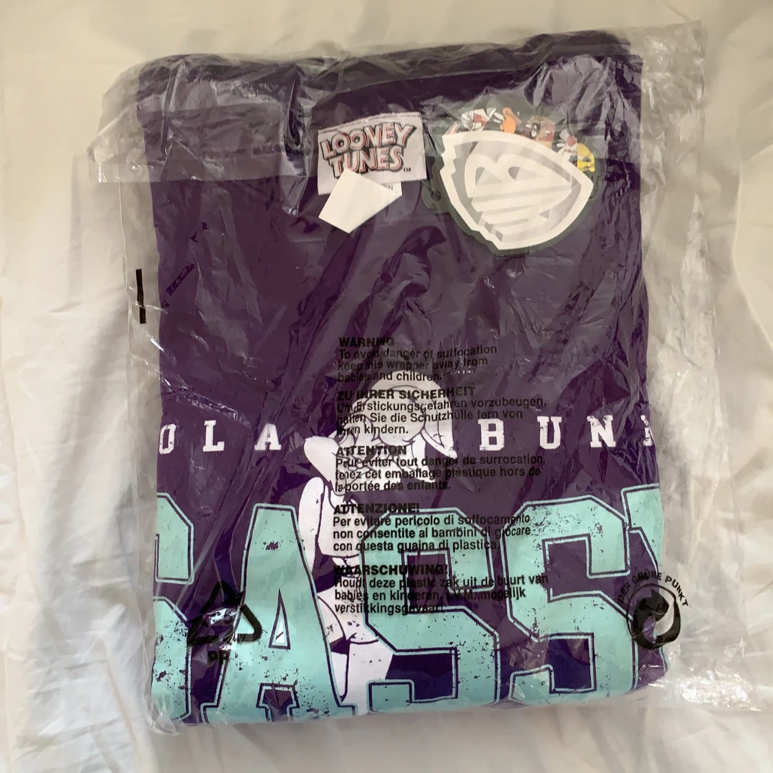 Tjocktröja från Looney Tunes, köpt på asos i storlek M - 91