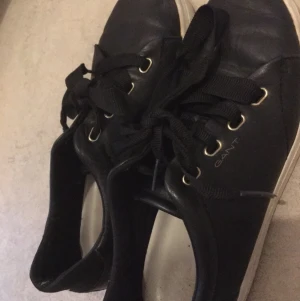 Gant skor - Säljer mina gant skor! Väldigt fina!! 