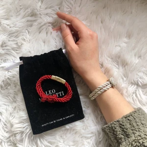 Armband  - Eleganta och supersnygga armband från märket Leo Mazzotti (Nypris: 330kr styck) köp 1 för 200kr eller båda för 350kr, dustbag tillkommer vid köp av 2 ‼️ Vid högt intresse, buda i kommentarerna med +10kr (frakt 24kr) 🌹💕👏🏻✨