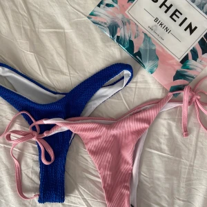 Bikiniunderdelar från shein - Endast testade med underkläder under, trosskyddet är kvar. Skulle säga att det är en s-m och att den rosa eventuellt passar en L också då den har knytning i sidorna.  Pris kan vi komma fram till gemensamt så kom gärna med förslag😁💗