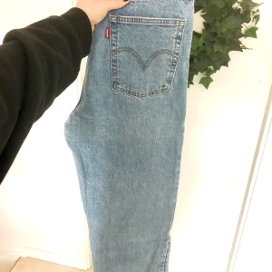 Levis jeans - Blåa Levis jeans. Knappt använda pga fel storlek. 