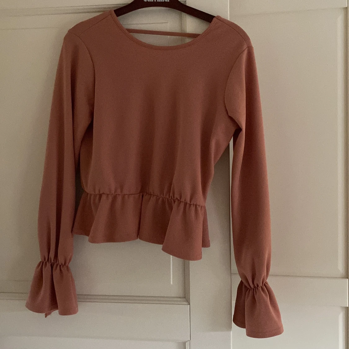 Topp med volang - 90