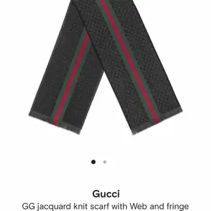 Gucci halsduk som har bara legat i garderoben som jag vill bli av med, Har E kvitto men inte låda. Cond 8/10