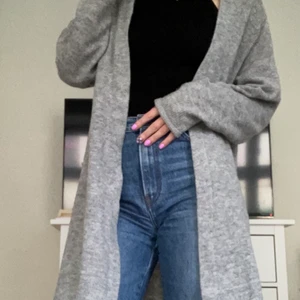 Grey Oversized Cardigan - Cozy Oversized Cardigan // perfect for layering 