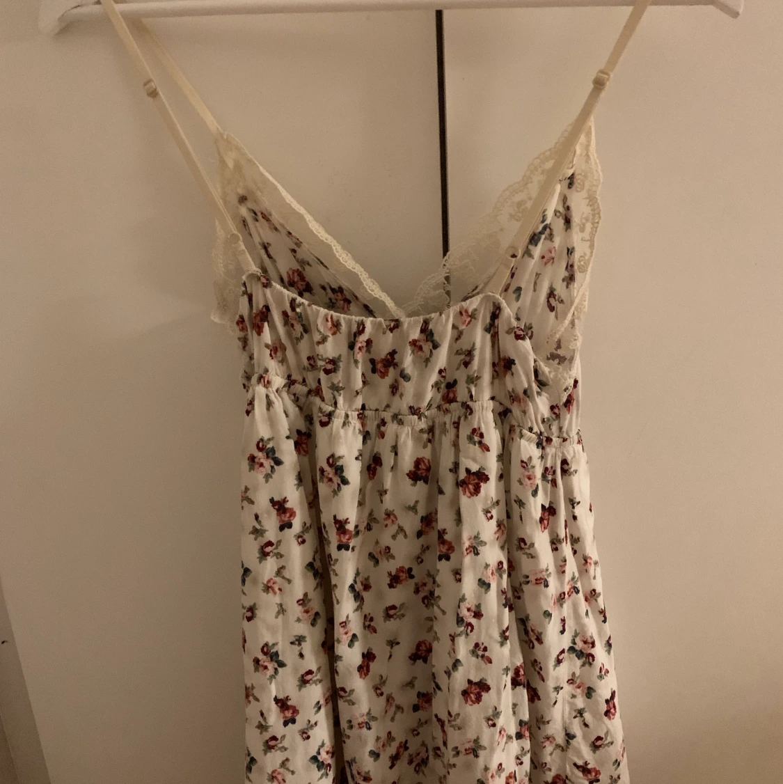 Blommig sommarklänning/nattlinne  - 90