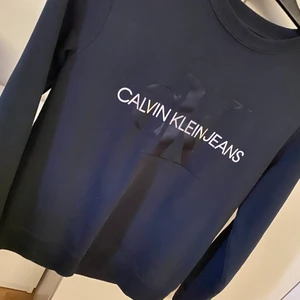 Calvin Klein tröja  - Nästan aldrig använt så i nyskick 