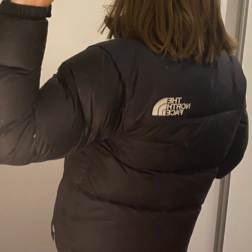 INTRESSEKOLL. Endast 1 år gammal. North face puffer down jacket. Storlek XS/S. . Jackor.