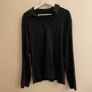 Hugo Boss piké - Svart långärmad Hugo Boss Piké tröja! Bra skick