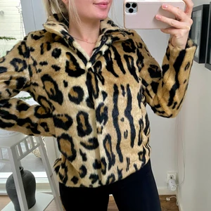 Jacka - Mysig jacka 🖤🤎