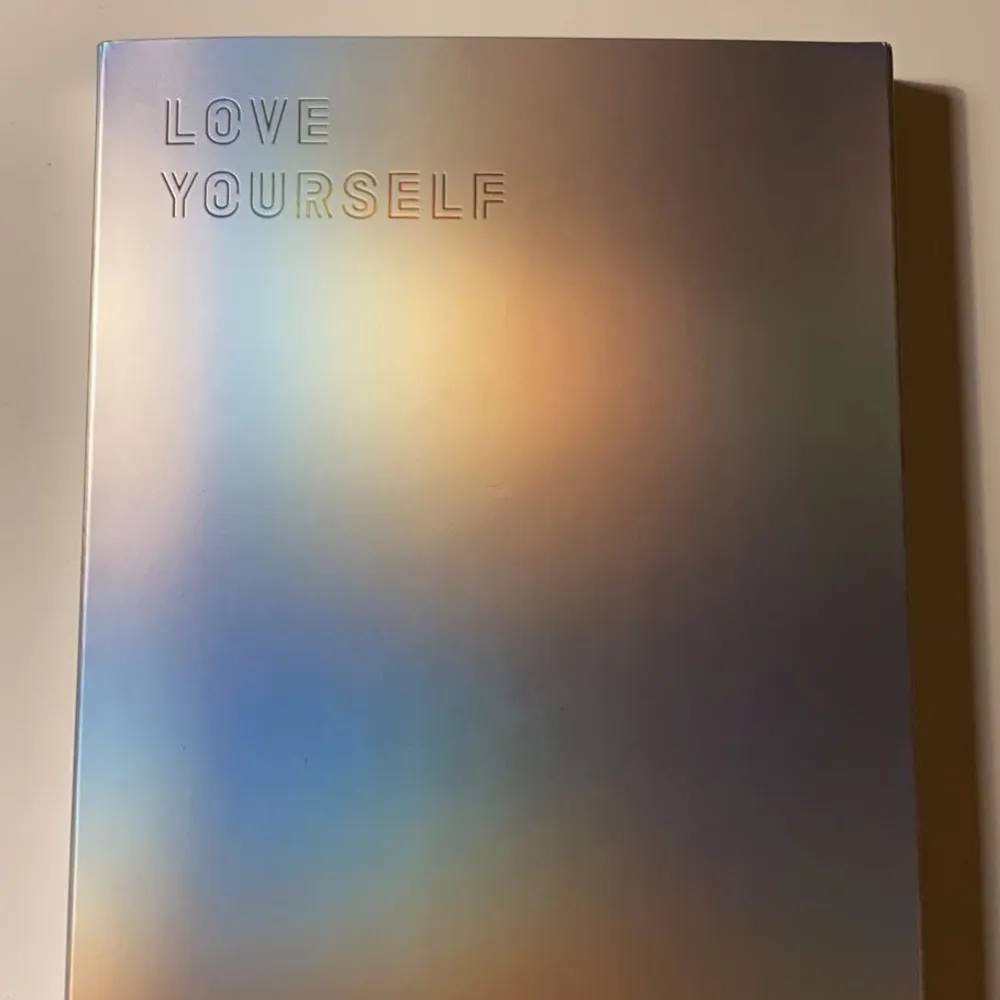 Love Yourself Answer BTS Album version E! Så gott som nytt köpt från amazon, allt ingår pc, klistermärken och CD! Kontakta mig om du är intresserad eller har några frågor!💓. Övrigt.