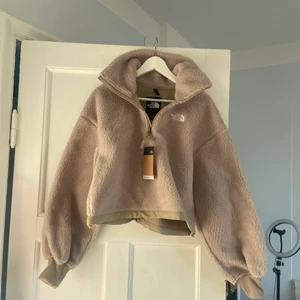 NorthFace fleece, HELT NY - Storlek small aldrig använd med tags! BUDGIVNING🤍