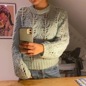 Bik Bok - En super fin mintgrön/blå stickad tröja från Bik Bok som är i superbra sick och inte använd många gånger men köpt för ett ganska långt tag sen.