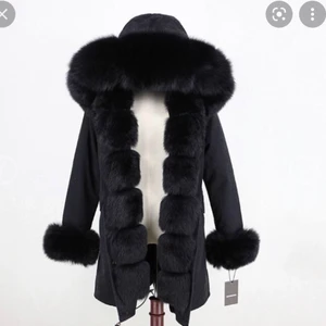 Fatima parka jacka - Ny jacka köptes slutet av förra vintras så bara använd några gånger, xs men passar även s