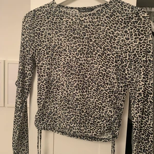 Leopard topp  - Helt oanvända topp från shein, i strl M men skulle passa S också. 