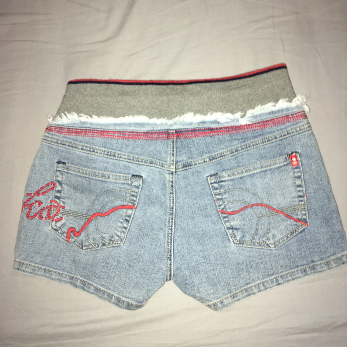 Ett par fräcka jeans shorts i storlek S - 90