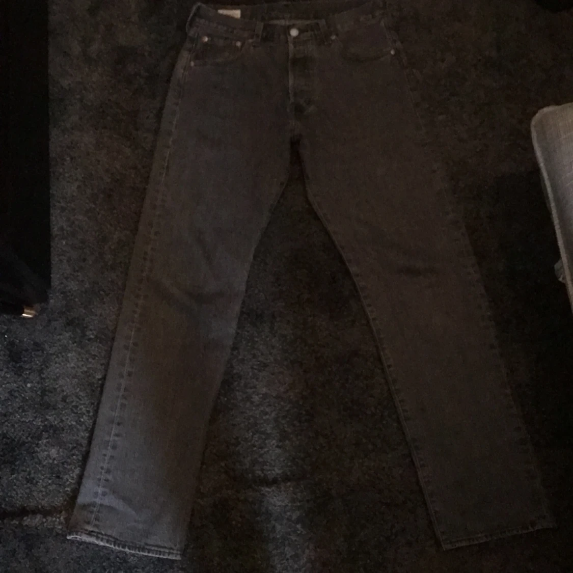 Mörk gråa Levis jeans 501 - 90