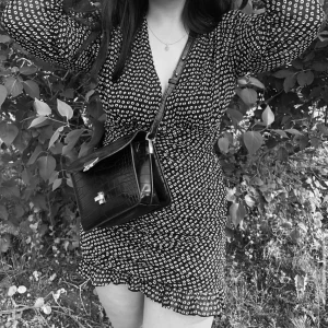 klänning  - skit snygg tajt klänning som jag bara använt på balen😝😍 buda gärna❤️                budet ligger just nu på 110kr+63