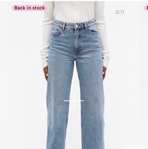 Jeans från monki i modellen Yoko, säljer eftersom dom är för stora för mig! 💖